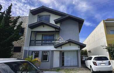 Imagem: A casa em condomínio possui 4 Dormitórios, 5 Banheiros, 2