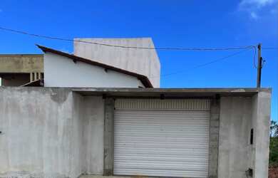 Imagem: A casa em condomínio possui 5 Dormitórios, 3 Banheiros e 2