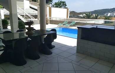 Imagem: A casa em condomínio possui 5 Dormitórios, 2 Banheiros, 5