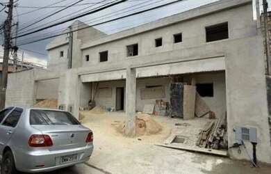 Imagem: A casa possui 3 Dormitórios, 3 Banheiros, 3 Vagas na garagem