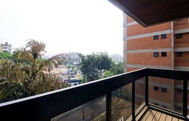 Imagem: O apartamento possui 3 Dormitórios, 5 Banheiros, 3 Vagas na