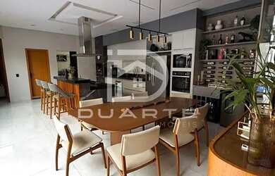 Imagem: A casa em condomínio possui 3 Dormitórios, 5 Banheiros, 2