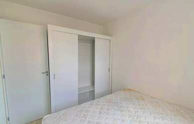 Imagem: O apartamento possui 2 Dormitórios, 1 Banheiro e 1 Vaga na