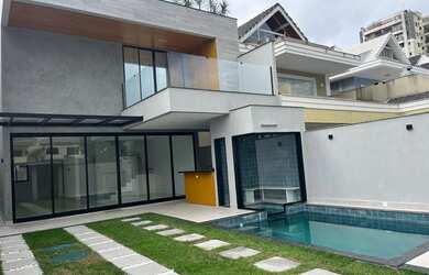 Imagem: A casa em condomínio possui 3 Dormitórios, 5 Banheiros, 3