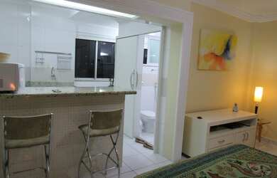 Imagem: O apartamento possui 1 Dormitório, 1 Banheiro, 1 Vaga na garagem