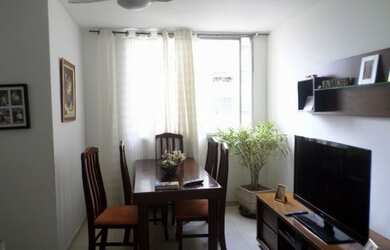 Imagem: O apartamento possui 1 Dormitório, 1 Banheiro e 1 Vaga na garagem