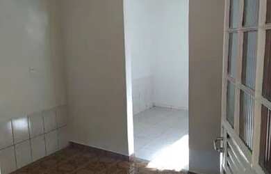 Imagem: A casa possui 1 Dormitório, 1 Banheiro, 50m² de Área e está