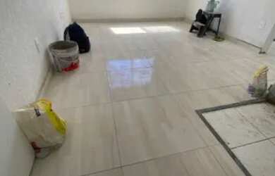 Imagem: O apartamento possui 2 Dormitórios, 1 Banheiro, 4 Vagas na