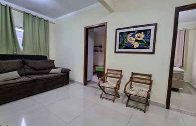 Imagem: A casa possui 3 Dormitórios, 2 Banheiros, 2 Vagas na garagem