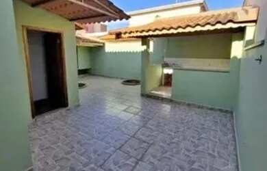 Imagem: A casa possui 2 Dormitórios, 2 Banheiros, 1 Vaga na garagem