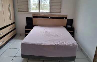 Imagem: A casa possui 3 Dormitórios, 4 Banheiros, 2 Vagas na garagem