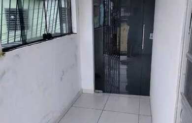 Imagem: A casa possui 5 Dormitórios, 3 Banheiros, 2 Vagas na garagem