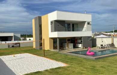 Imagem: A casa possui 4 Dormitórios, 5 Vagas na garagem, Imóvel novo