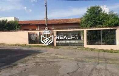 Imagem: A casa possui 1 Dormitório, 1 Banheiro, 240m² de Área e