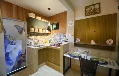 Imagem: A casa possui 1 Dormitório, 1 Banheiro, 1 Vaga na garagem