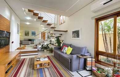 Imagem: A casa em condomínio possui 3 Dormitórios, 3 Banheiros, 2