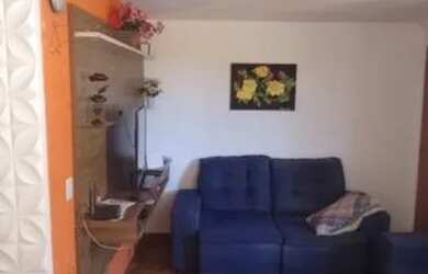 Imagem: A casa possui 2 Dormitórios, 1 Banheiro, 1 Vaga na garagem