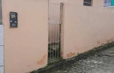 Imagem: A casa possui 2 Dormitórios, 1 Banheiro e está localizado