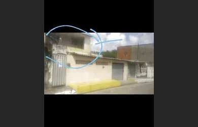 Imagem: A casa possui 2 Dormitórios e 1 Banheiro e está localizado