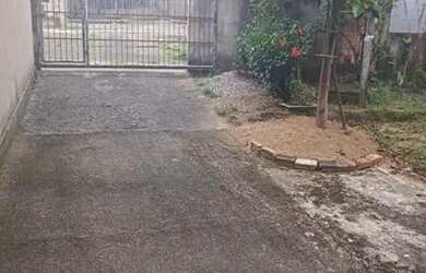 Imagem: A casa possui 2 Dormitórios, 1 Banheiro, 1 Vaga na garagem