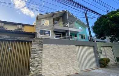 Imagem: A casa possui 3 Dormitórios, 4 Banheiros, 3 Vagas na garagem