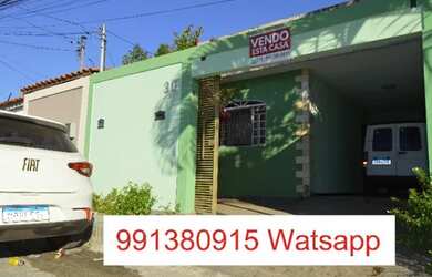 Imagem: A casa possui 3 Dormitórios, 1 Banheiro, 2 Vagas na garagem