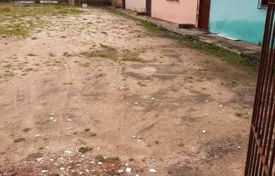 Imagem: A casa possui 5 Dormitórios e 1 Banheiro e está localizado