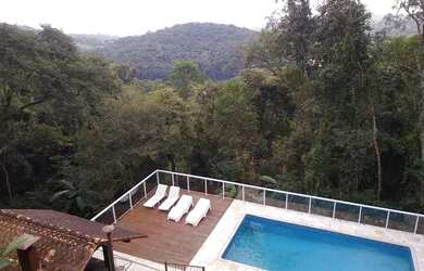 Imagem: A casa em condomínio possui 4 Dormitórios, 5 Banheiros, 5