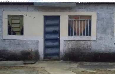 Imagem: A casa possui 2 Dormitórios, 1 Banheiro, 1 Vaga na garagem