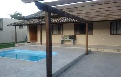 Imagem: A casa em condomínio possui 3 Dormitórios, 2 Banheiros, 3