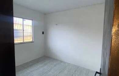 Imagem: A casa possui 1 Dormitório, 1 Banheiro, 1 Vaga na garagem