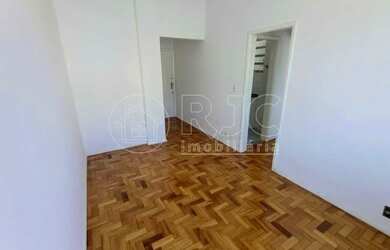 Imagem: O apartamento possui 1 Dormitório, 1 Banheiro, 31m² de Área