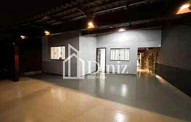 Imagem: A casa possui 3 Dormitórios, 2 Banheiros, 3 Vagas na garagem