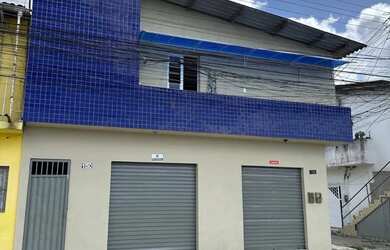 Imagem: A casa possui 2 Dormitórios, 3 Banheiros, 2 Vagas na garagem