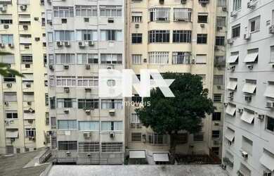 Imagem: O apartamento possui 3 Dormitórios, 1 Banheiro, 1 Vaga na garagem