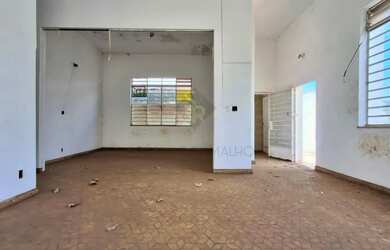 Imagem: Casa comercial para Locação e Venda no Bairro Vila Tibério
