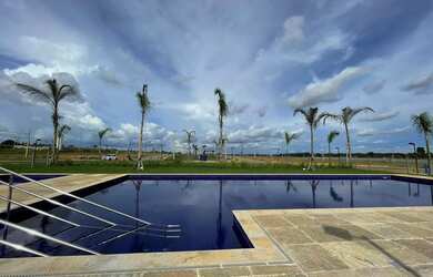 Imagem: O terreno possui 250m² de Área e está localizado em Novo