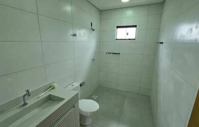 Imagem 7: Vendo ou troco casa. Churrasqueira, Varanda, 1.300m² de Áreae5 Vagas...