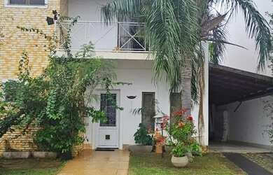 Imagem: A casa em condomínio possui 3 Dormitórios, 3 Banheiros, 2