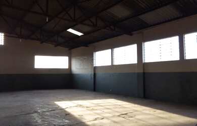 Imagem: O depósito e possui 1593-0m² de Área está localizado em