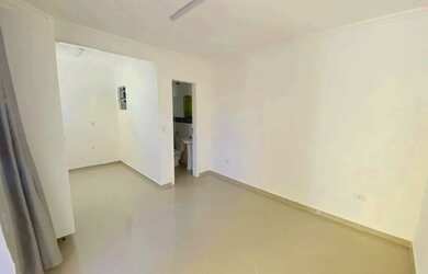 Imagem 9: Triplex com 4 Quartos, Uma Quadra do Mar na Prainha lado de Caiobá -...