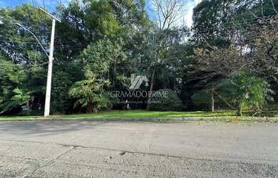 Imagem: O terreno possui 637m² de Área e está localizado em Gramado
