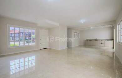 Imagem: A casa em condomínio possui 4 Dormitórios, 4 Banheiros, 3