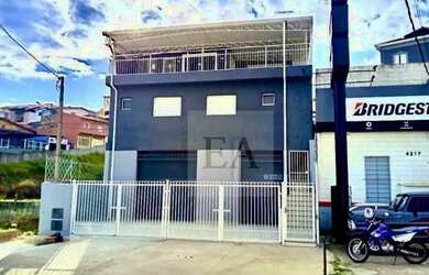 Imagem: O depósito possui 5 Vagas na garagem, 640m² de Área e está