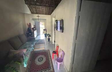 Imagem: A casa possui 2 Dormitórios e 1 Banheiro e está localizado