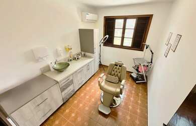 Imagem: O depósito à venda possui 2 Vagas na garagem e 600m² de Área