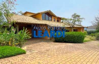 Imagem: A casa em condomínio possui 4 Dormitórios, 5 Banheiros, 5