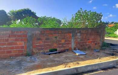 Imagem: O terreno possui 840m² de Área e está localizado em Porto