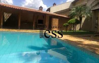 Imagem: A casa em condomínio possui 4 Dormitórios, 5 Banheiros, 5