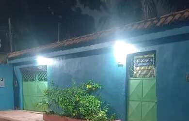 Imagem: A casa possui 3 Dormitórios, 3 Banheiros, 4 Vagas na garagem